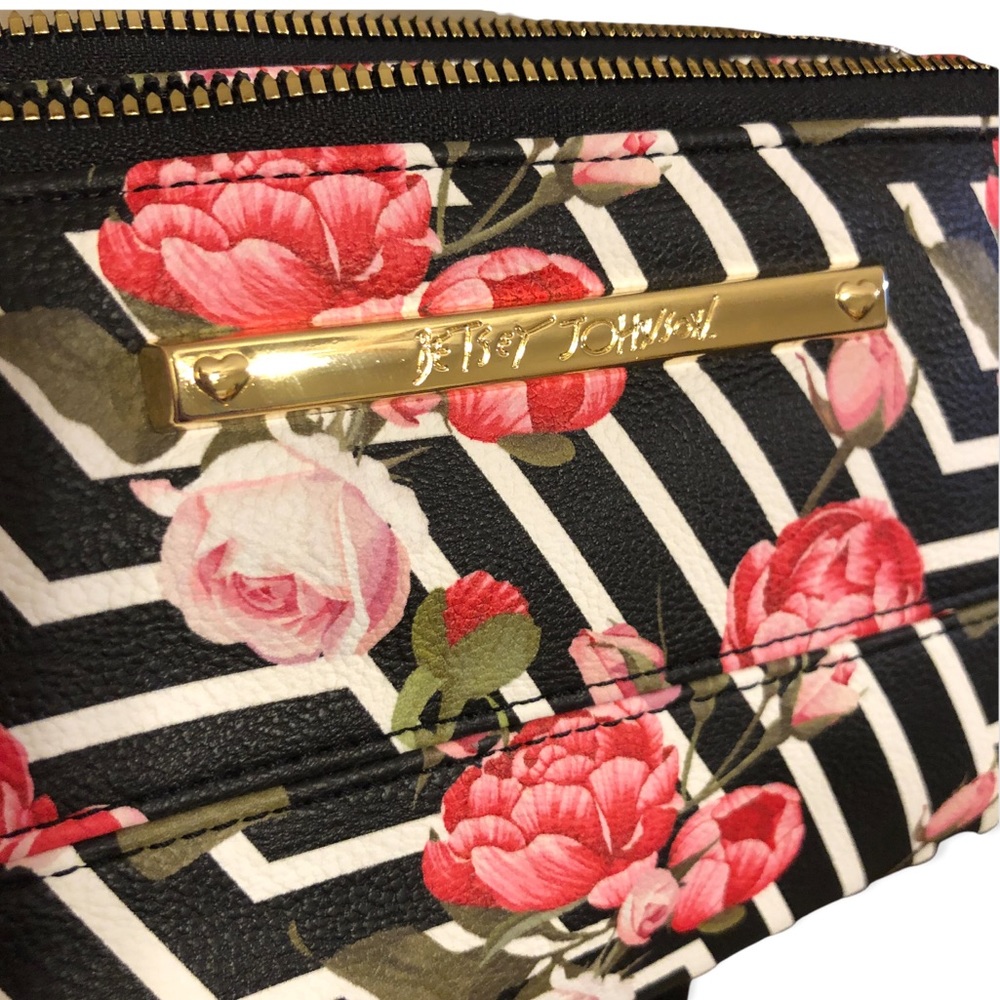 💋 Luv Betsey Talli Stripe Wristlet Pouch With Gold ♥️ Zippers - Picture 5 of 10